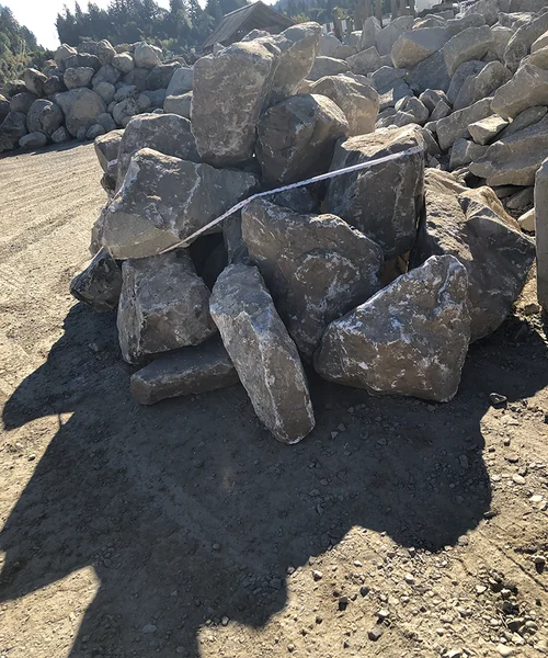 Rock walls landscaping in Des Moines